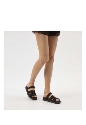 Wojas, KLAPKI DAMSKIE - Mules - brown 74135-62