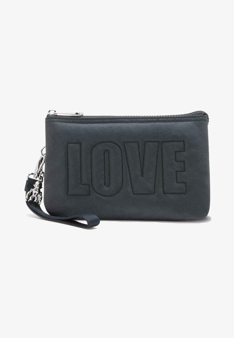 Tmavě šedá kožená peněženka s embosovaným designem "LOVE", nabízí zipové uzavření a připojený zápěstní popruh. Hladký povrch a minimalistický styl.