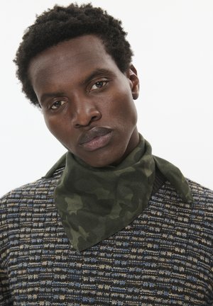 Matinique Foulard - olive night