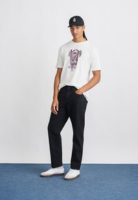 Volcom STONE MATTER - Triko s potiskem - white