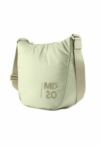 Sac bandoulière vert clair avec sangle réglable, fermeture éclair et logo "MD 20 Mandarina Duck" à l'avant.