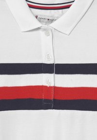 Tommy Hilfiger Vapaa-ajan mekko - white