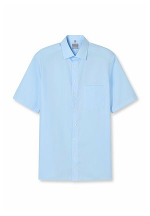 Hellblaues Kurzarmhemd aus glattem Stoff, mit durchgehender Knopfleiste, Kragen und einer Brusttasche auf der linken Seite.