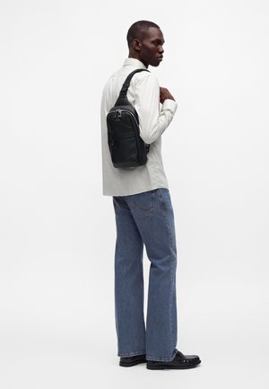 BOSS, RAY MONOSTRAP - Sac bandoulière - black
