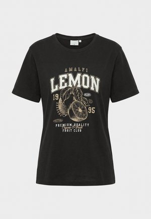 Black T-shirt with a vintage-style lemon graphic and text reading "Amalfi Lemon 1995 Premium Quality Organic & Fresh Fruit Club."