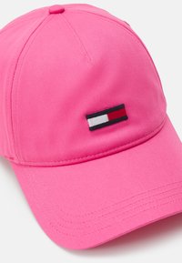 Tommy Jeans ELONGATED FLAG UNISEX - Gorra - pink alert