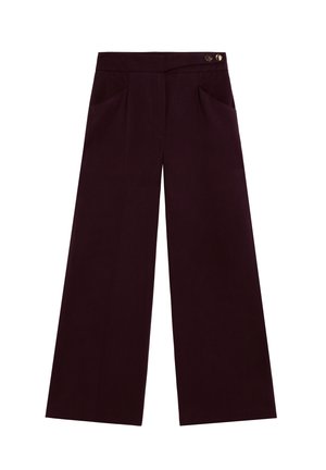 Pantalons évasés d'une profonde couleur bordeaux, fabriqués à partir d'un tissu lisse. Comprend deux poches avant et une fermeture à bouton à la taille.