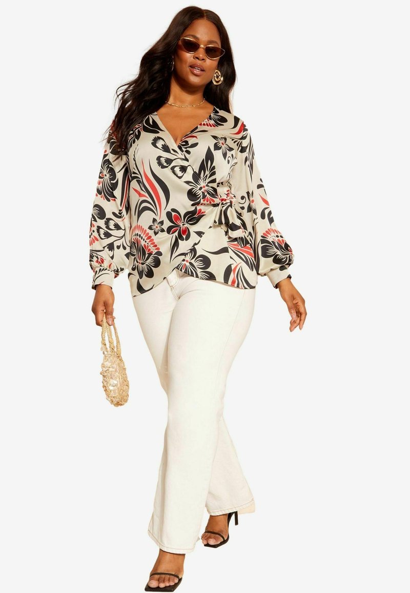 Curves Like These Bluse - cream