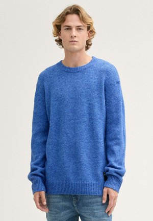 Blauer Strickpullover mit Rundhalsausschnitt und geripptem Saum. Verfügt über lange Ärmel und eine weiche Textur, ideal für die Freizeit.