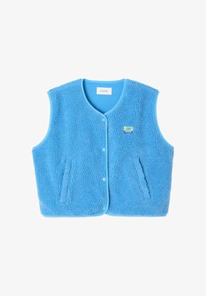 Blaues Fleece-Weste mit einer weichen, strukturierten Oberfläche, rundem Kragen, Druckknöpfen und zwei Vordertaschen. Mit einem kleinen Logo-Patch.