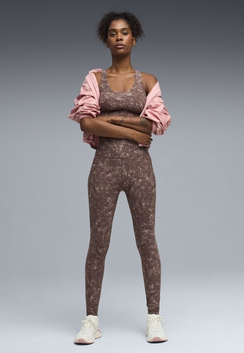 PUMA BRA MID - Medium support sports bra - chocolate brown — photo 3