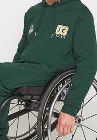 Pier One Jersey con capucha - dark green