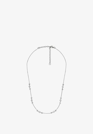 Silverfärgad kedja med hängsmycke som har växelvis rund och bladformade accenter med klara ädelstenar, justerbar längd med karbinhake.