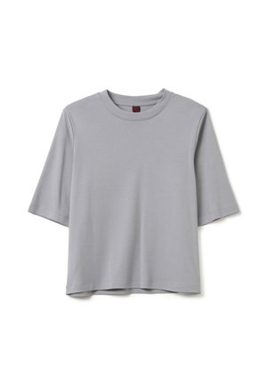 T-shirt gris à manches courtes en tissu doux, avec un col rond et une coupe décontractée, au design sans couture et sans motifs visibles.