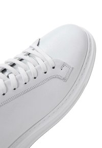 Derimod Baskets basses - white