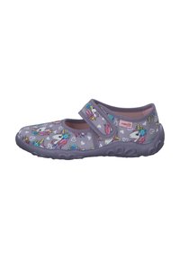 Chaussure en tissu violet à enfiler avec des motifs de licornes et de cœurs, sangle Velcro et semelle en caoutchouc texturée pour l'adhérence.