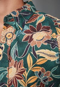 Next SHORT SLEEVE REGULAR FIT - Camisa - dark green