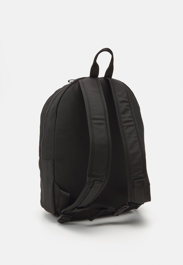 ESSENTIAL UNISEX – Tagesrucksack