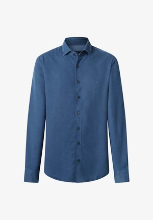 Camisa de manga larga para hombre en tejido azul oscuro. Presenta un cuello clásico, botones negros y un sutil logo bordado en el pecho.