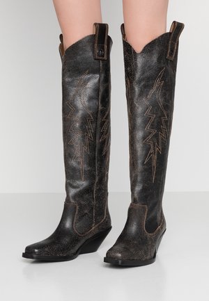 Botas mosqueteras - black