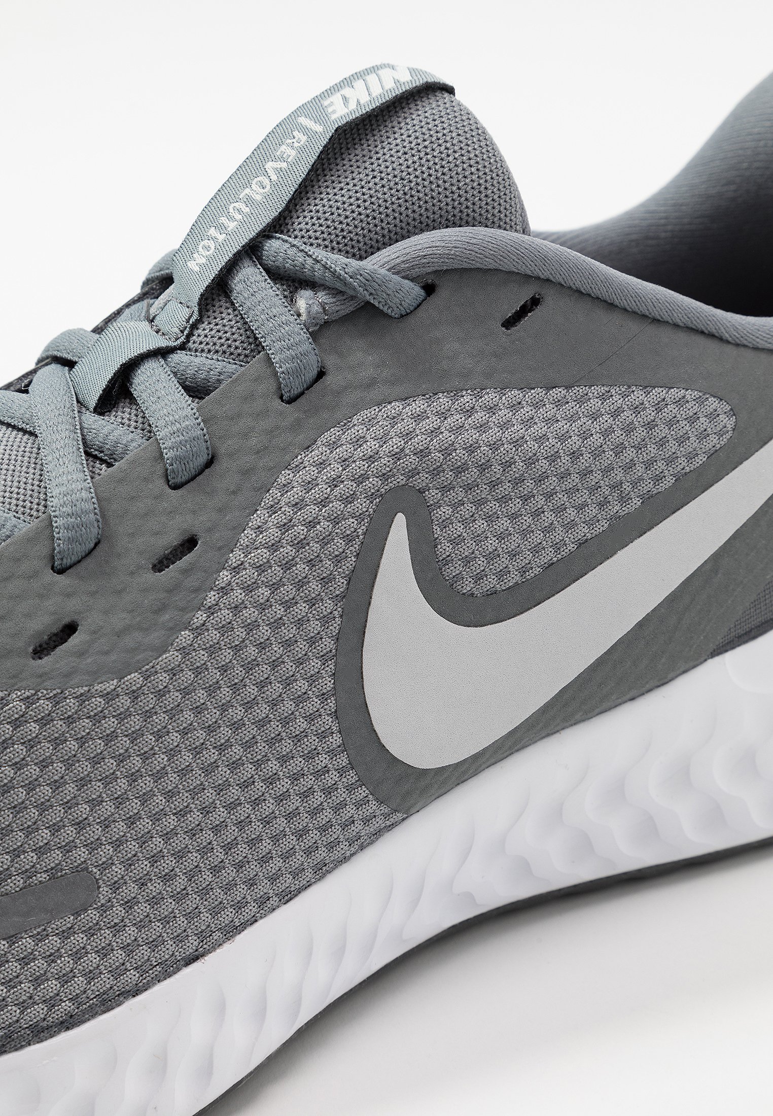 Nike Performance REVOLUTION 5 Nøytrale løpesko cool grey Nike Performance REVOLUTION 5 Nøytrale løpesko platinum