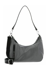 Sac d'épaule en nylon gris avec une silhouette incurvée, équipé d'une bandoulière noire et de ferrures argentées. Fermeture zippée et détail de marque sur le côté.