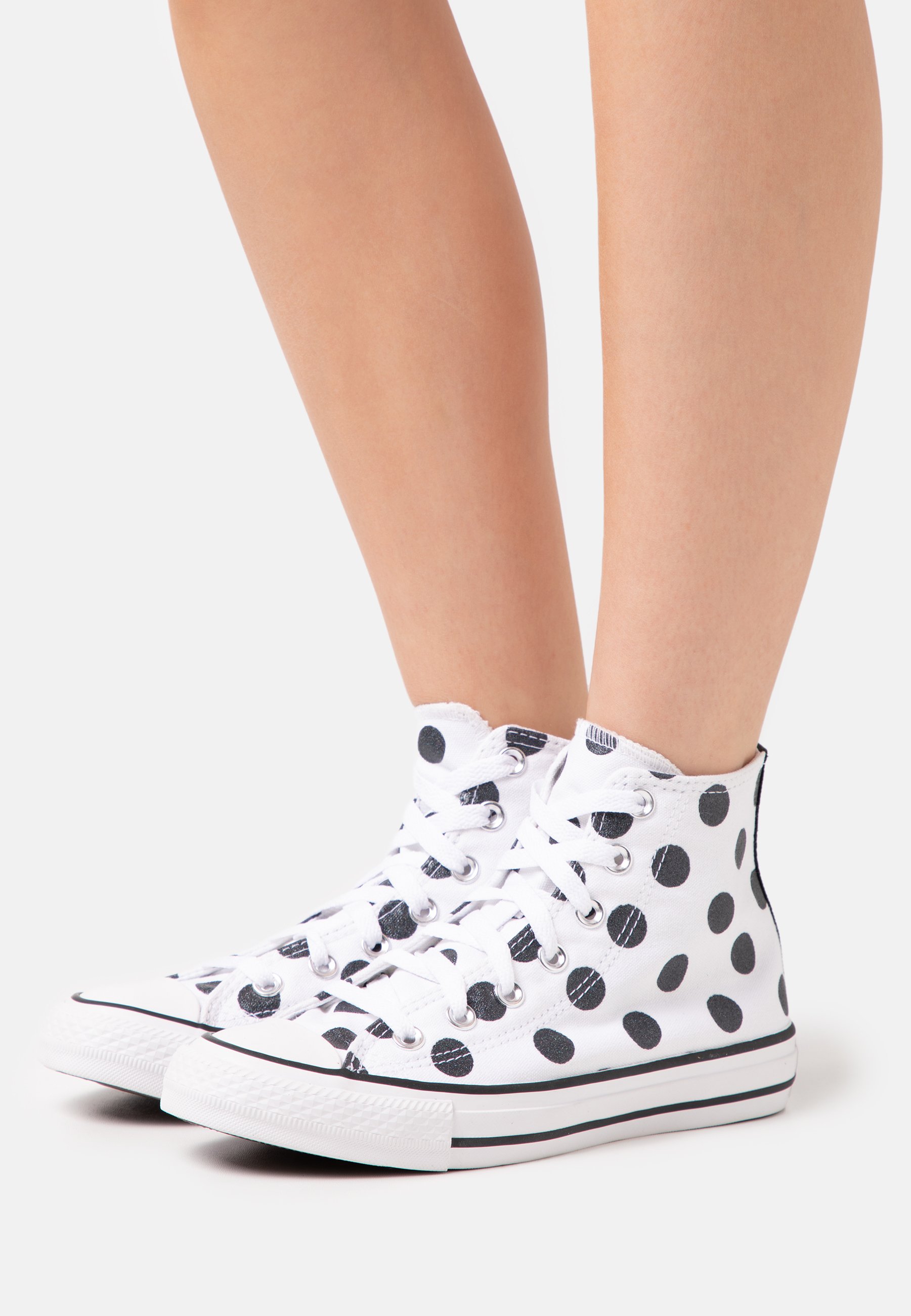 converse dots shoes