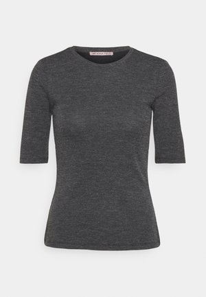 Top ajusté à manches courtes côtelé gris foncé avec encolure ronde et petite étiquette en tissu à l'intérieur du col.