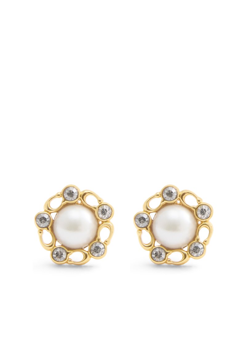 Guldtonade studs med en central vit pärla omgiven av klara rhinstenar i en utsmyckad, loopad design.