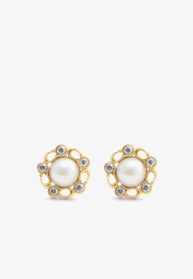 Guldtonade studs med en central vit pärla omgiven av klara rhinstenar i en utsmyckad, loopad design.