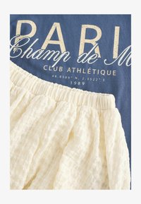 Kijelölve, navy white