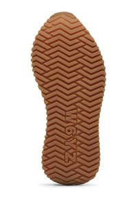 Sole in gomma con un motivo a zigzag, di colore beige, con la scritta "w6yz" stampata nel materiale.