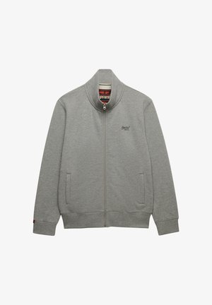 Sudadera con cremallera de color gris claro, cuello alto, bolsillos laterales y pequeño logo bordado en el pecho izquierdo.
