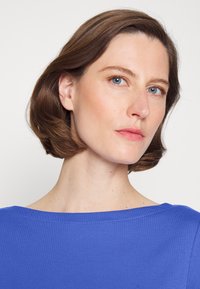 Lauren Ralph Lauren STRETCH COTTON BOATNECK TEE - T-shirt básica - pampelonne blue
