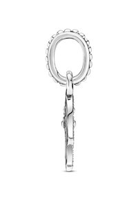 Strieborný prívesok na kľúče s lešteným oválnym telom, textúrovaným korálkovým okrajom a plochou pripojovacou slučkou.