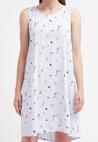 Hellblaues ärmelloses Kleid mit floralem Muster in Pink und Schwarz. Hergestellt aus weichem Stoff, mit einem runden Ausschnitt und einer lockeren Passform.
