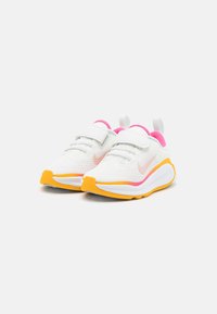 Nike Performance INFINITY FLOW UNISEX - Hardloopschoenen voor op de weg - summit white/arctic orange/pinksicle/university gold