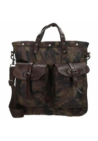 Borsa a tracolla in tessuto camouflage marrone con dettagli in pelle marrone, due tasche frontali, chiusura a scatto, manici corti e una tracolla removibile.