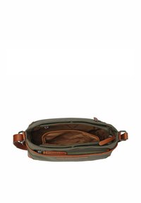 Borsa a tracolla verde oliva con una tracolla in pelle beige, dotata di un compartimento principale con zip, tasche aggiuntive e rivestimento interno liscio.