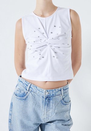 Top - white