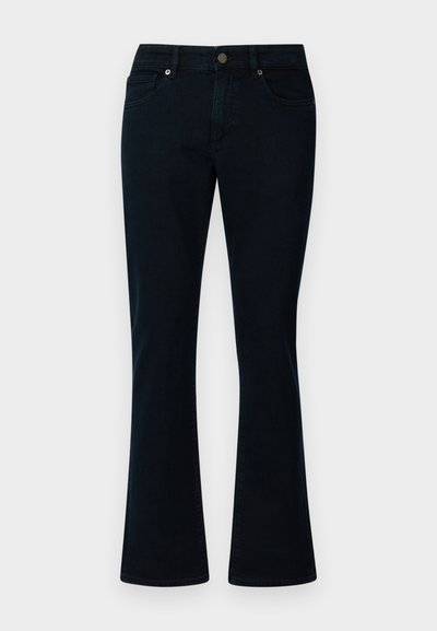 Tumši zili džinsi ar izplestiem apakšējiem galiem, pieci kabatas, priekšējā pogu aizdare un gaiši šuvumi. Gluda tekstūra, vidēja augstuma dizains.