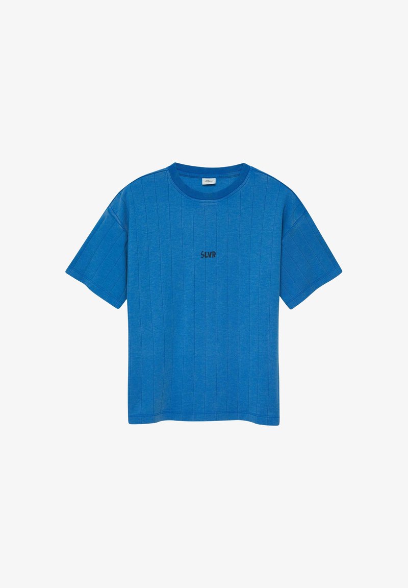 T-shirt côtelé bleu à manches courtes avec col rond et petit texte noir "SLVR" centré sur la poitrine.