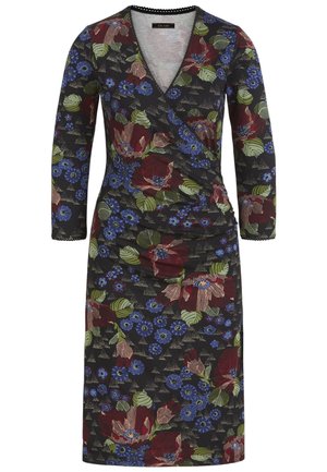 Blumiger Wickelkleid mit schwarzem Grundstoff, langen Ärmeln und lebendigen roten, blauen und grünen Blumen sowie dezenten geometrischen Mustern und Raffungsdetails.