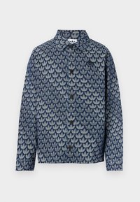 Modra jeansa srajca na gumbe z vzorcem prekrivajočih se oblik listov, črnimi gumbi in ovratnikom.