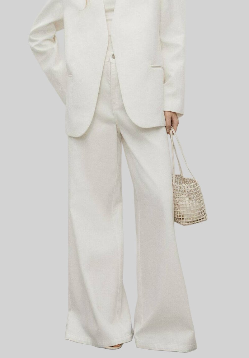 Mango - HIGH-WAISTED - Flared Jeans - white, Vergrößern