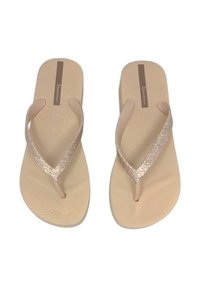 Flip-flop beige chiaro con suola testurizzata e cinghie metalliche rosa oro scintillanti. Presenta un'etichetta con logo centrale sulla soletta.