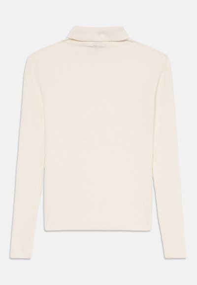 Cremfarbener, gerippter Pullover mit langen Ärmeln und Stehkragen. Weicher, strukturierter Stoff mit minimalistischem Design. Die Rückansicht zeigt eine nahtlose Verarbeitung.