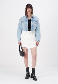 Tommy Jeans Džinsa auduma jaka - denim mid light blue