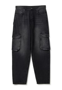 Zwarte denim cargobroek met een losse pasvorm, zichtbare naden, twee grote zijzakken en een verweerde textuur.