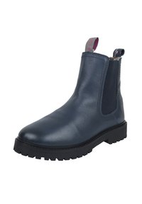 Bottine en cuir bleu marine avec panneaux élastiques sur les côtés, languette de chaussage et semelle en caoutchouc noir robuste. Texture lisse avec un minimum de détails.